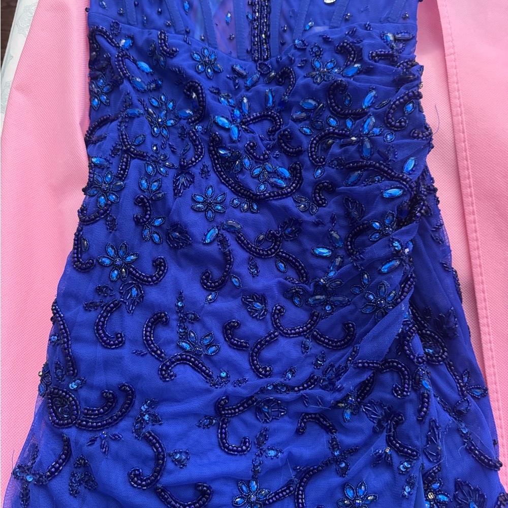 Prom Dress - Picture 2 of 6